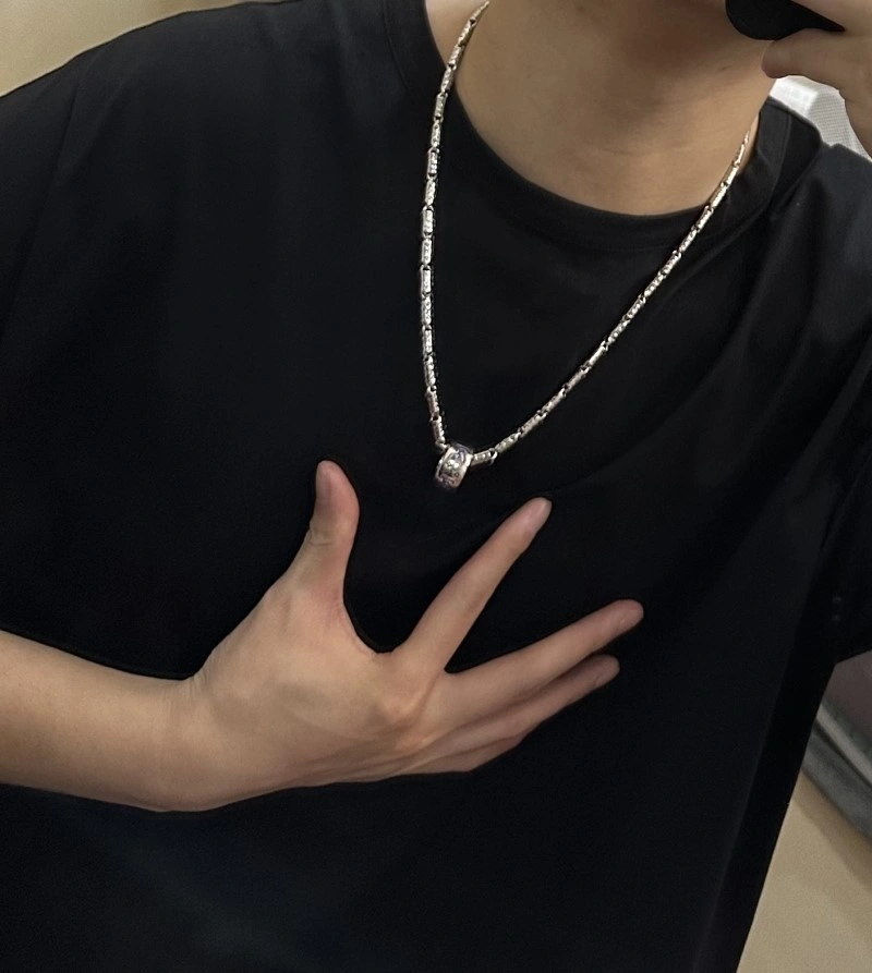 Louis Vuitton Necklaces Snug 248457