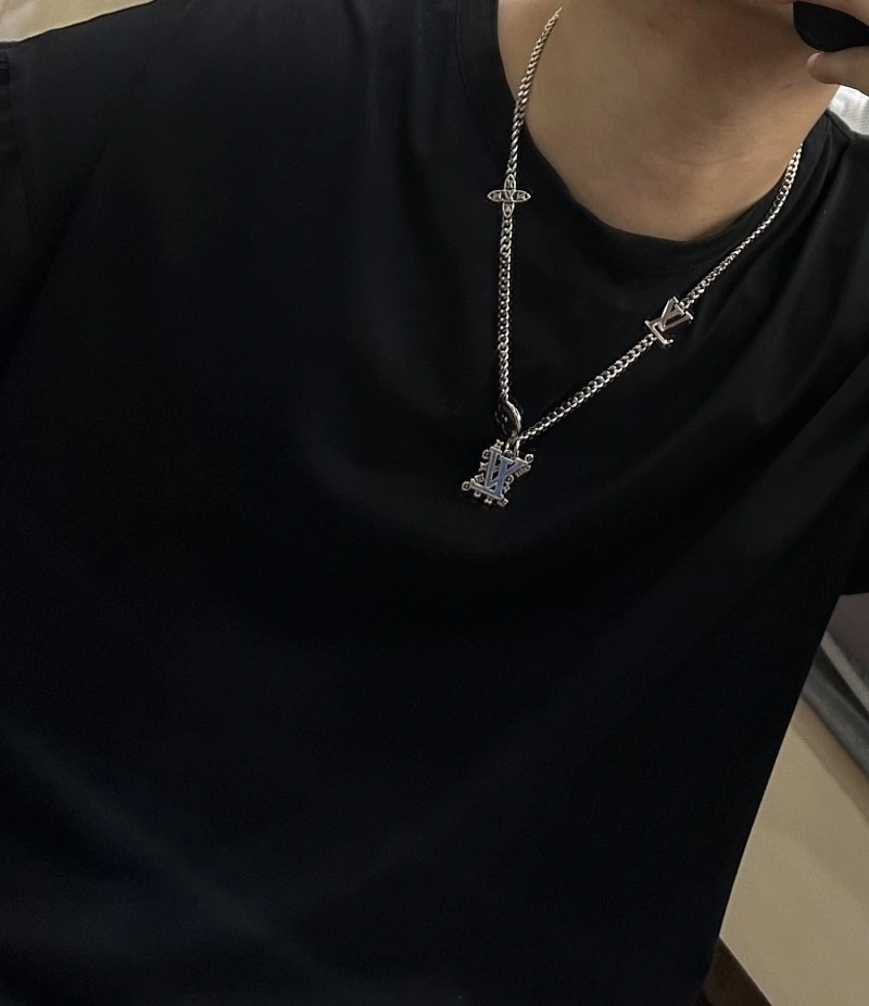 Vibrant Louis Vuitton Necklaces 248446
