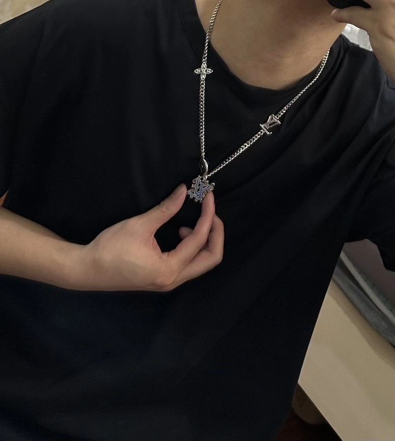 Vibrant Louis Vuitton Necklaces 248446
