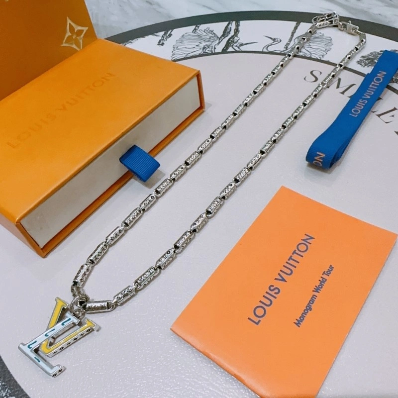 SmoothTexture Louis Vuitton Necklaces 248456