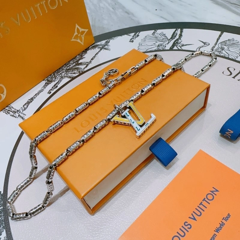 SmoothTexture Louis Vuitton Necklaces 248456