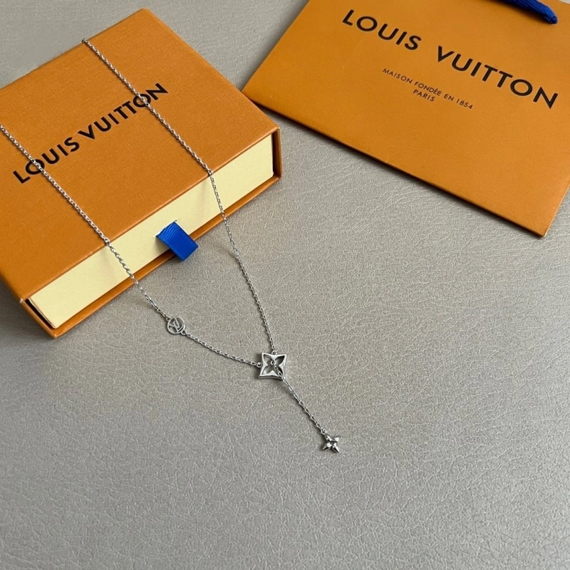 Louis Vuitton Necklaces SmoothTexture 248439