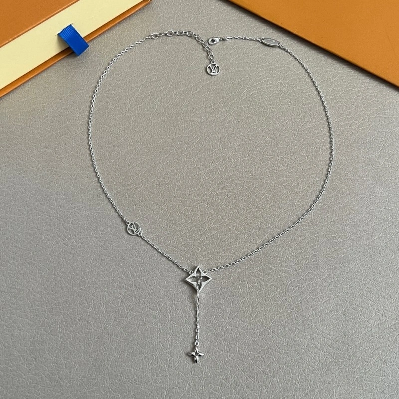 Louis Vuitton Necklaces SmoothTexture 248439