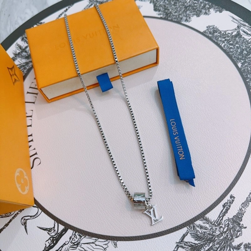 Louis Vuitton Necklaces WellDesigned 248447
