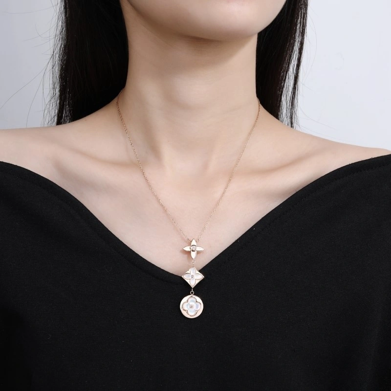 Attractive Louis Vuitton Necklaces 248436