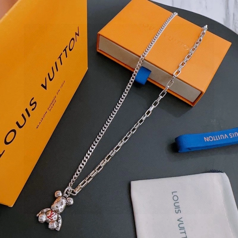 Resilient Louis Vuitton Necklaces 248418