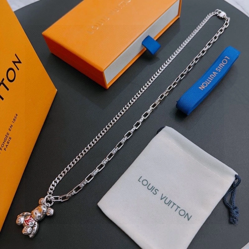 Resilient Louis Vuitton Necklaces 248418
