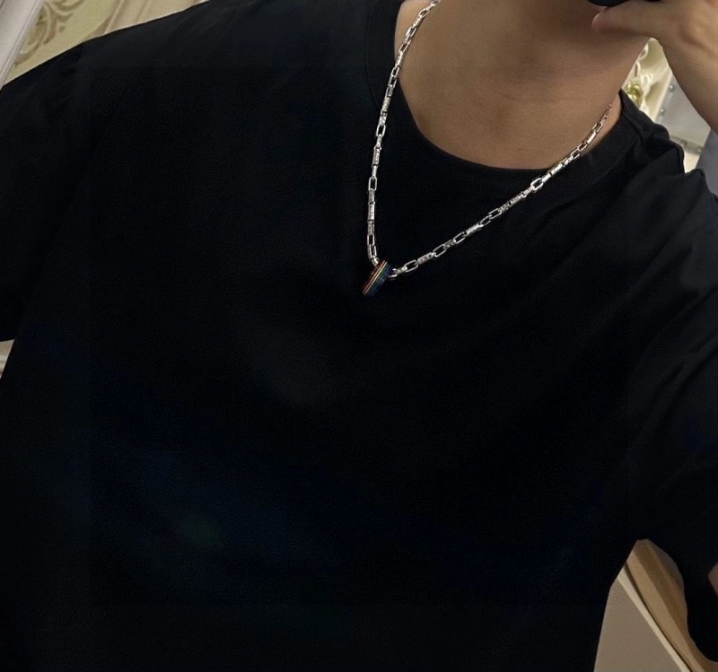 Elegant Louis Vuitton Necklaces 248415