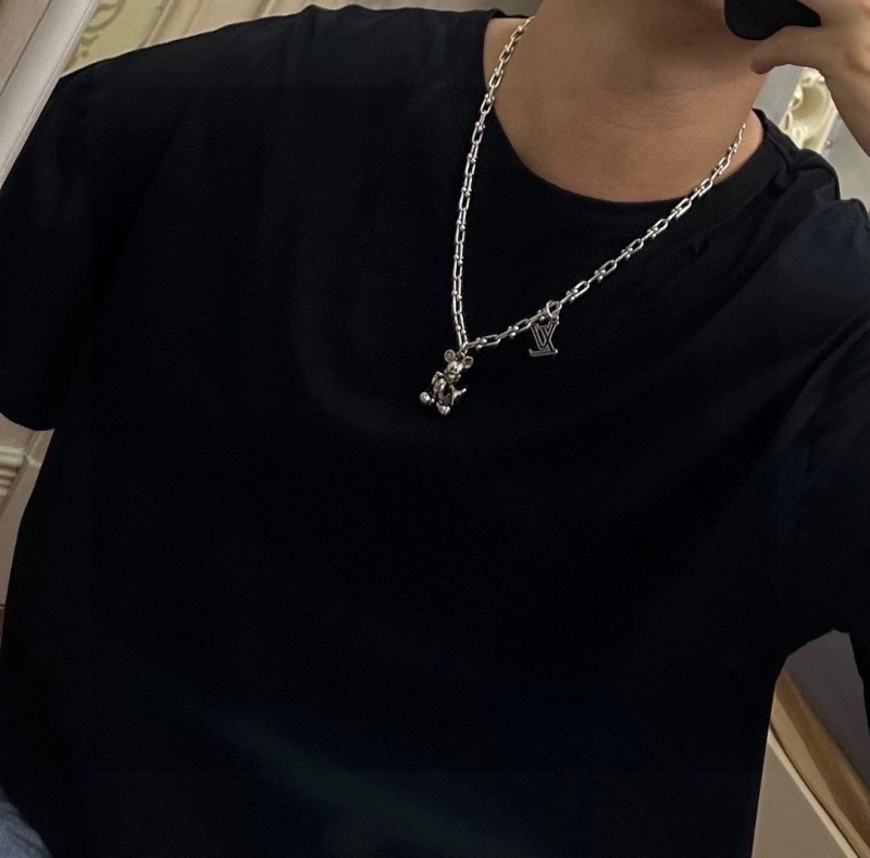 Louis Vuitton Necklaces MoistureWicking 248414