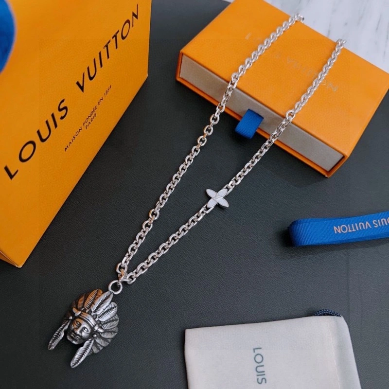 Louis Vuitton Necklaces Lightweight 248410