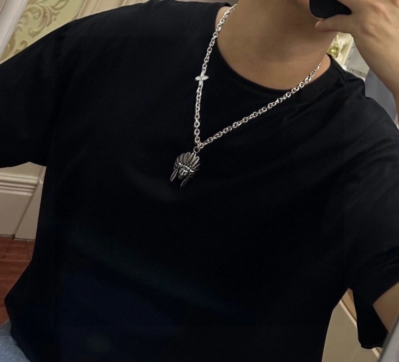 Louis Vuitton Necklaces Lightweight 248410