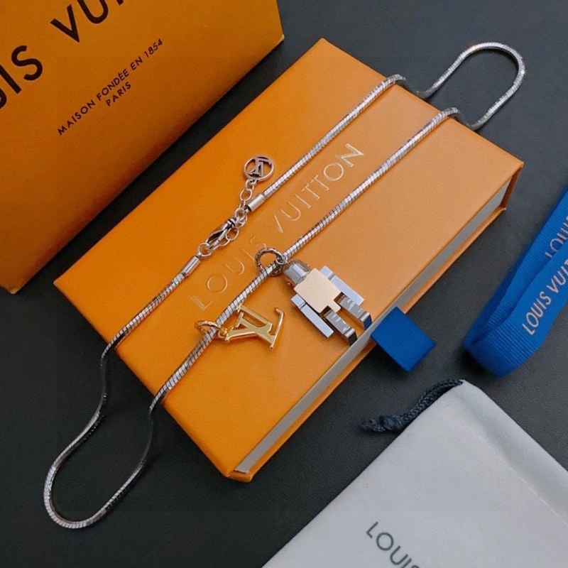 Bright Louis Vuitton Necklaces 248412