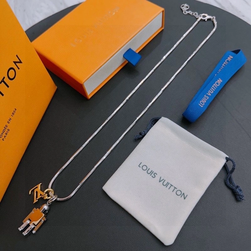 Bright Louis Vuitton Necklaces 248412