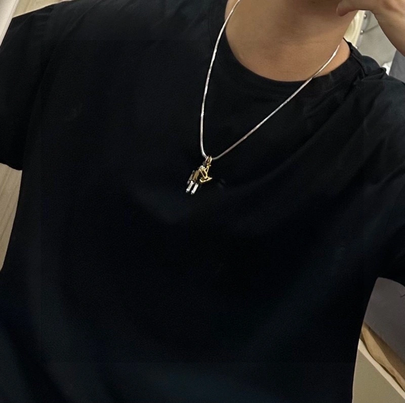 Bright Louis Vuitton Necklaces 248412