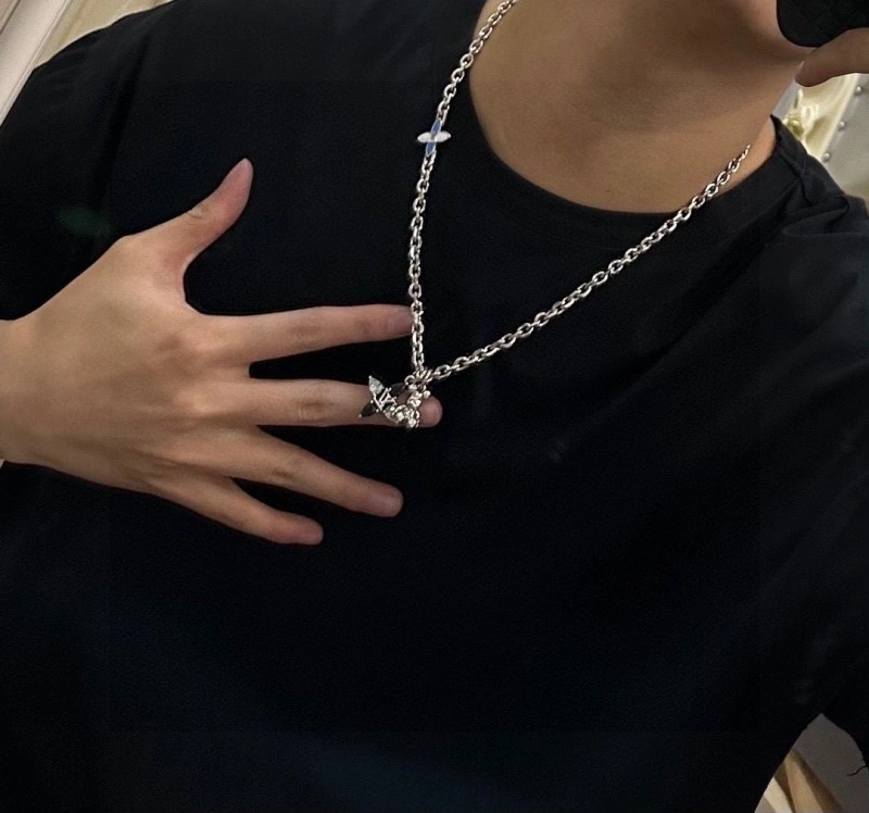 QuickDry Louis Vuitton Necklaces 248411