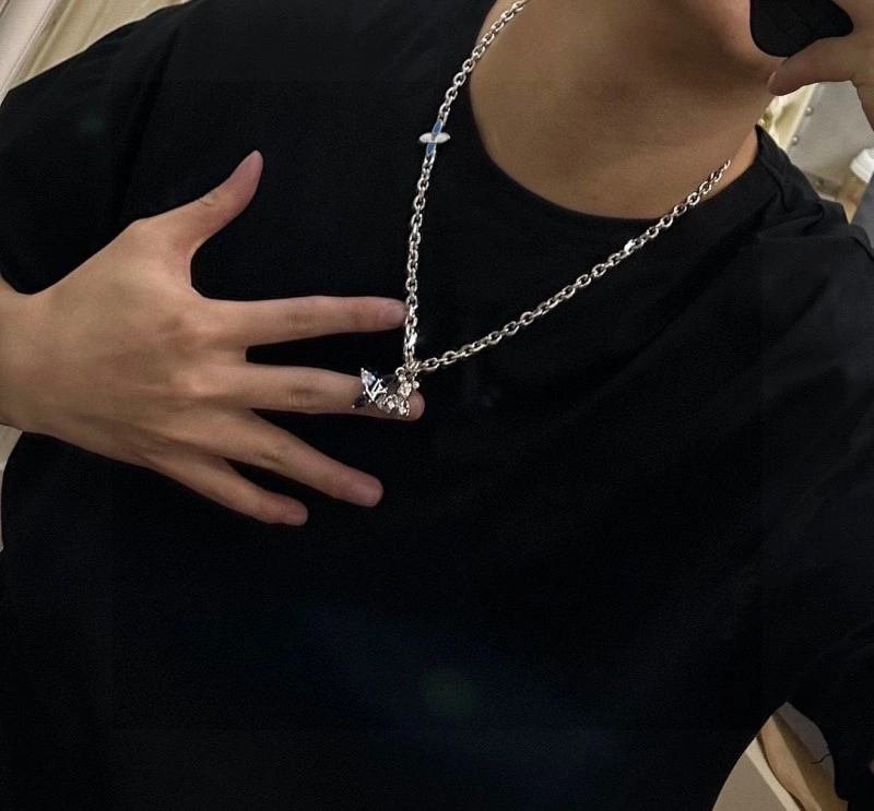 QuickDry Louis Vuitton Necklaces 248411