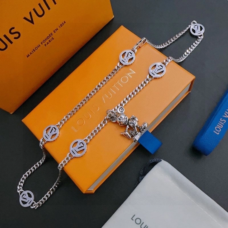 Louis Vuitton Necklaces Lightweight 248413