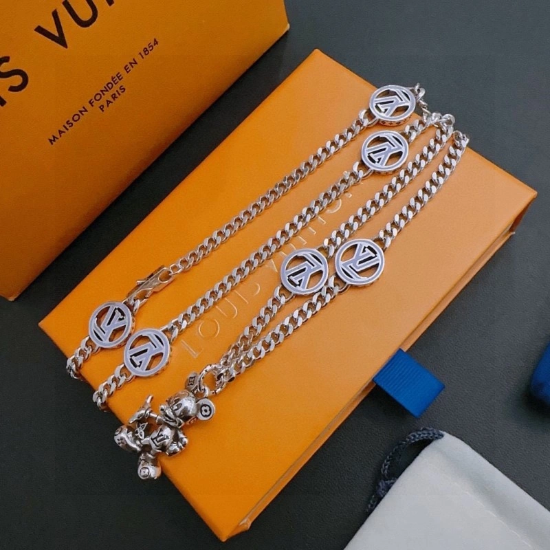 Louis Vuitton Necklaces Lightweight 248413