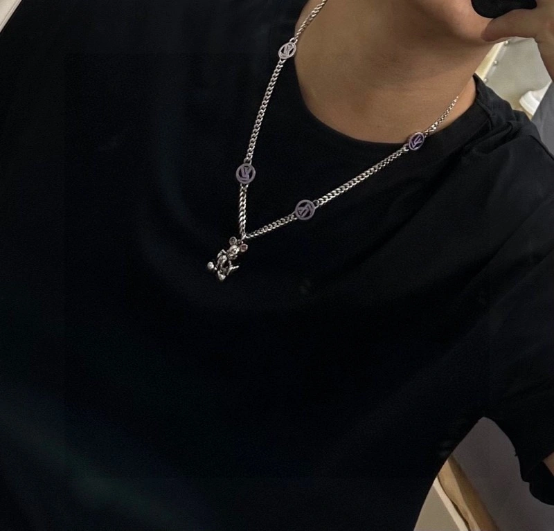 Louis Vuitton Necklaces Lightweight 248413