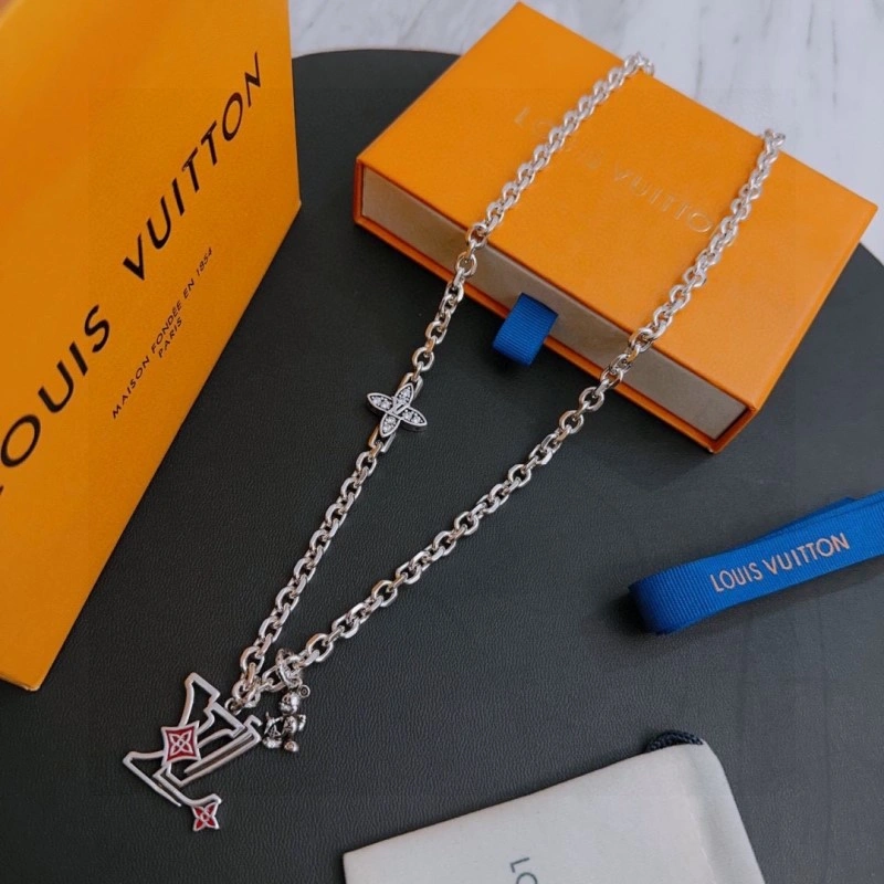Sporty Louis Vuitton Necklaces 248406