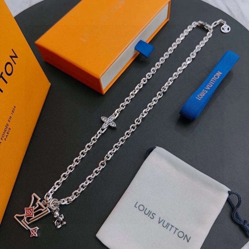 Sporty Louis Vuitton Necklaces 248406