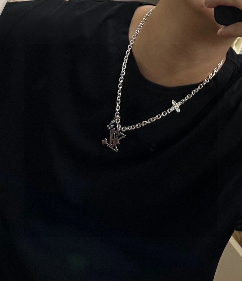 Sporty Louis Vuitton Necklaces 248406