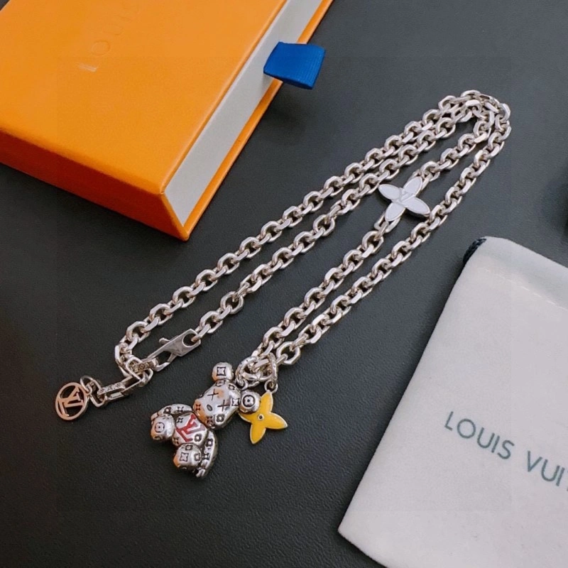 Sleek Louis Vuitton Necklaces 248408