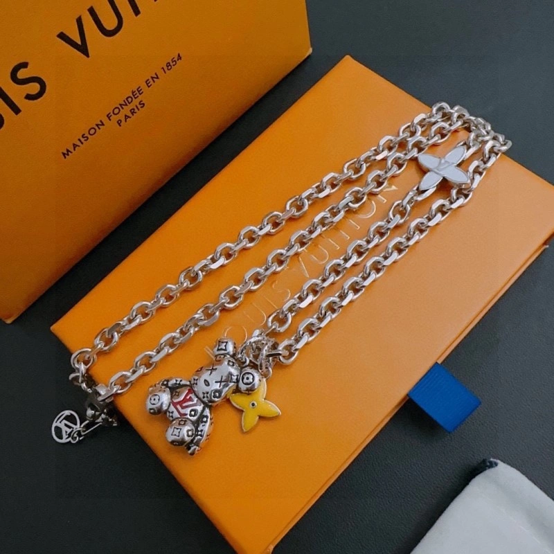 Sleek Louis Vuitton Necklaces 248408