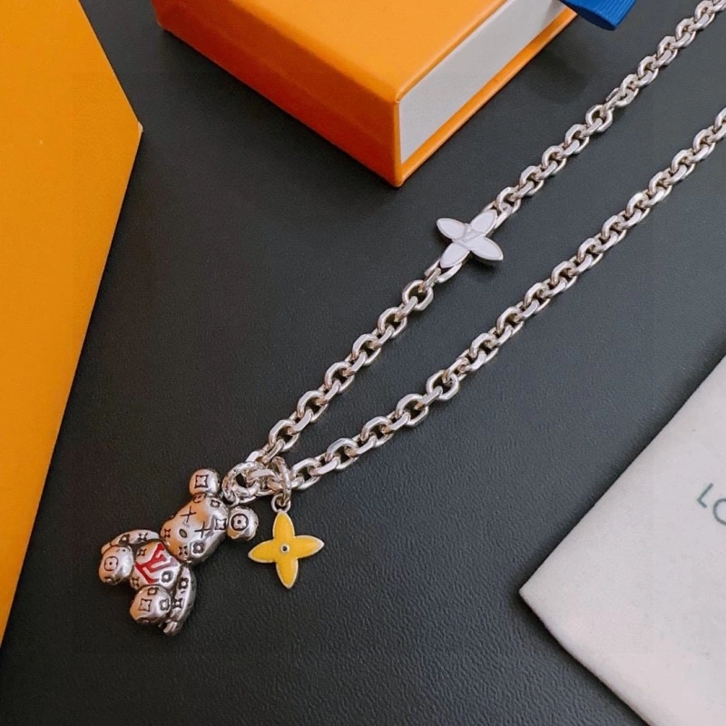 Sleek Louis Vuitton Necklaces 248408