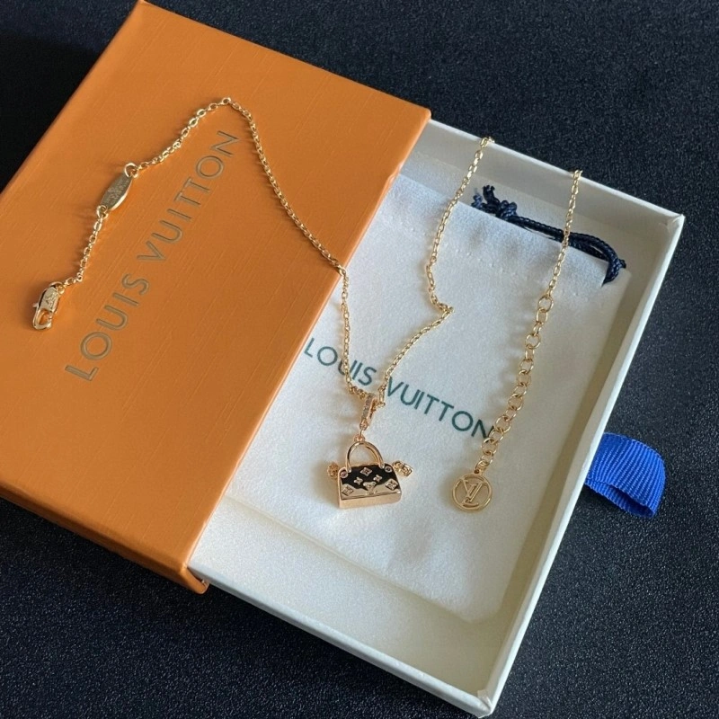 Louis Vuitton Necklaces Breathable 248405