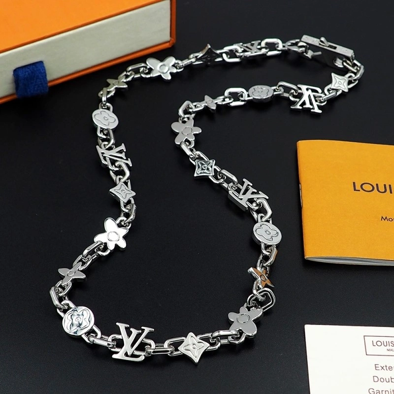 Louis Vuitton Necklaces Bold 247930