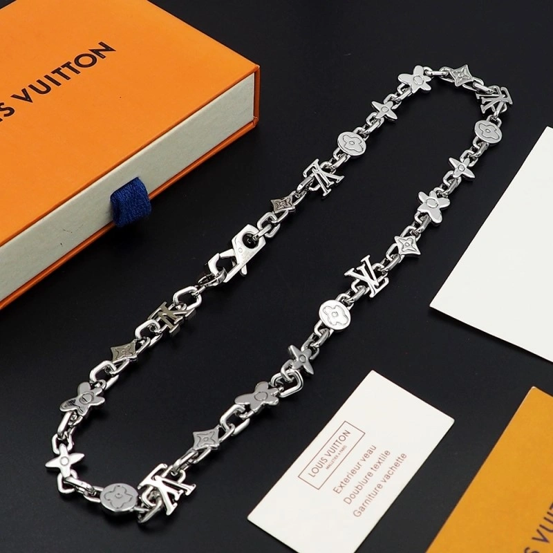 Louis Vuitton Necklaces Bold 247930