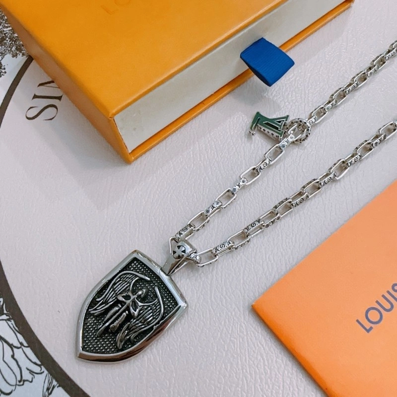 ZeroBulk Louis Vuitton Necklaces 247922