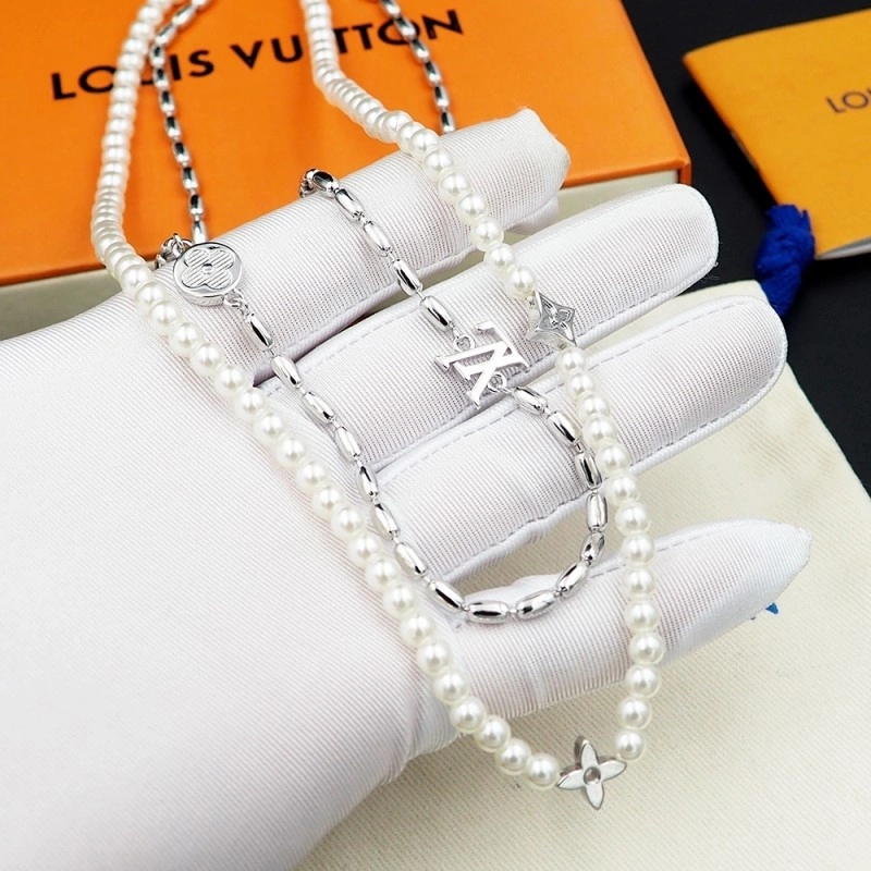 Lightweight Louis Vuitton Necklaces 247919