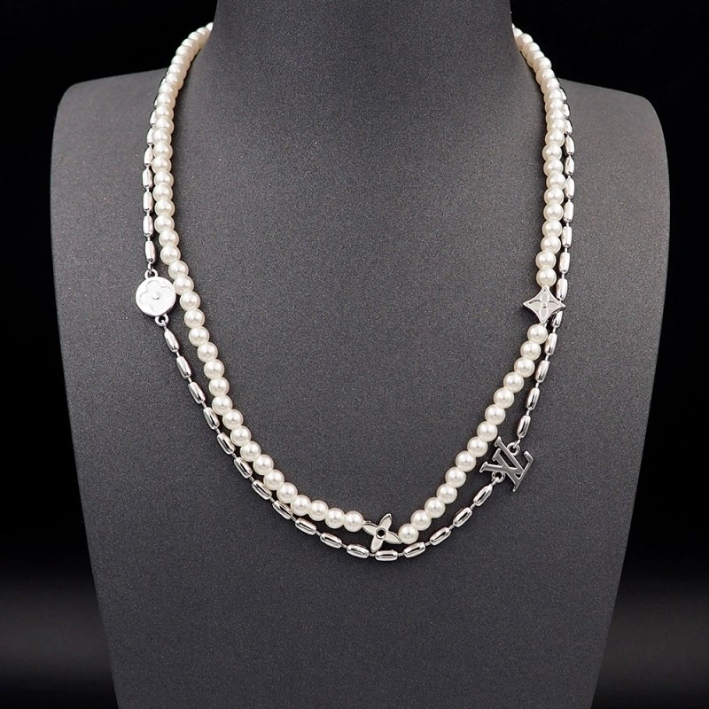 Lightweight Louis Vuitton Necklaces 247919