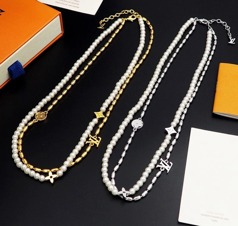 Lightweight Louis Vuitton Necklaces 247919