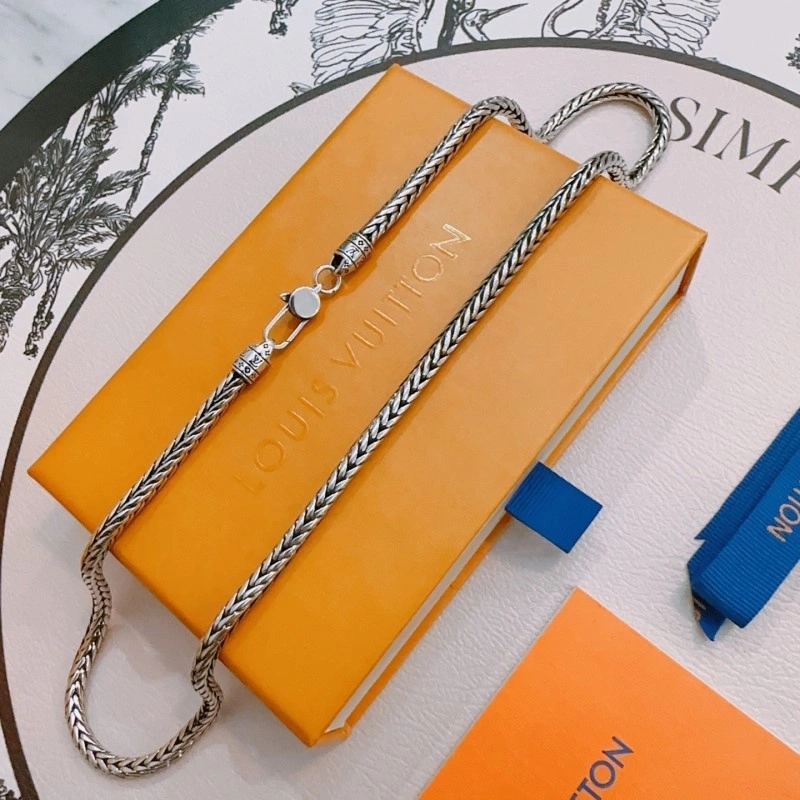 Sporty Louis Vuitton Necklaces 247905