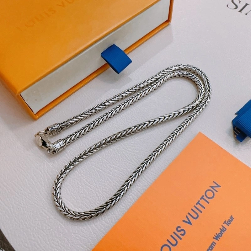 Sporty Louis Vuitton Necklaces 247905