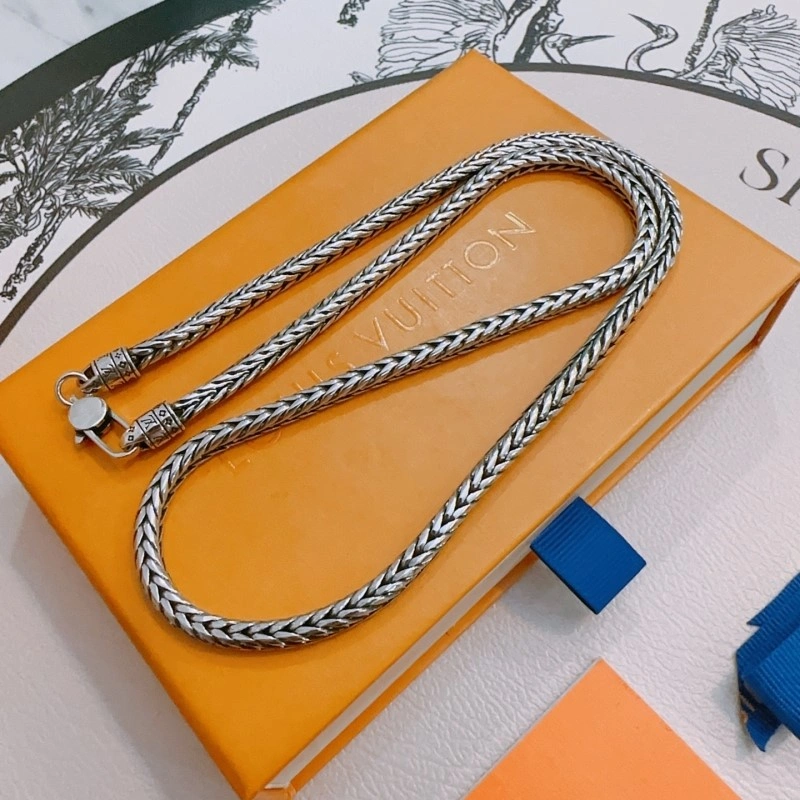 Sporty Louis Vuitton Necklaces 247905
