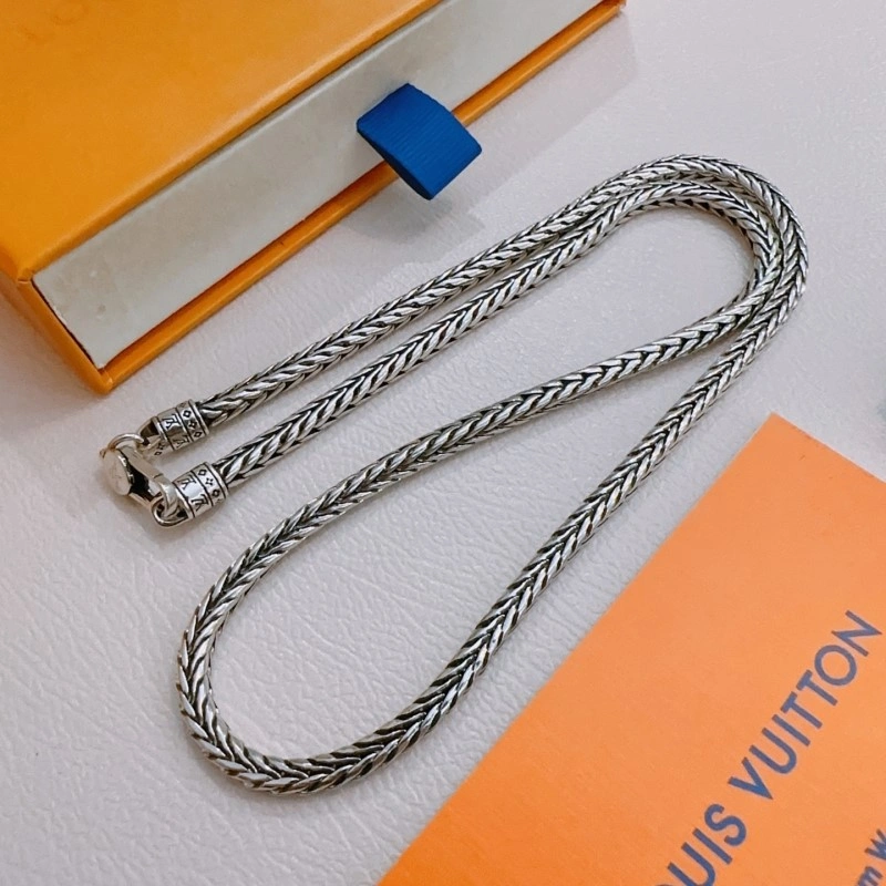Sporty Louis Vuitton Necklaces 247905
