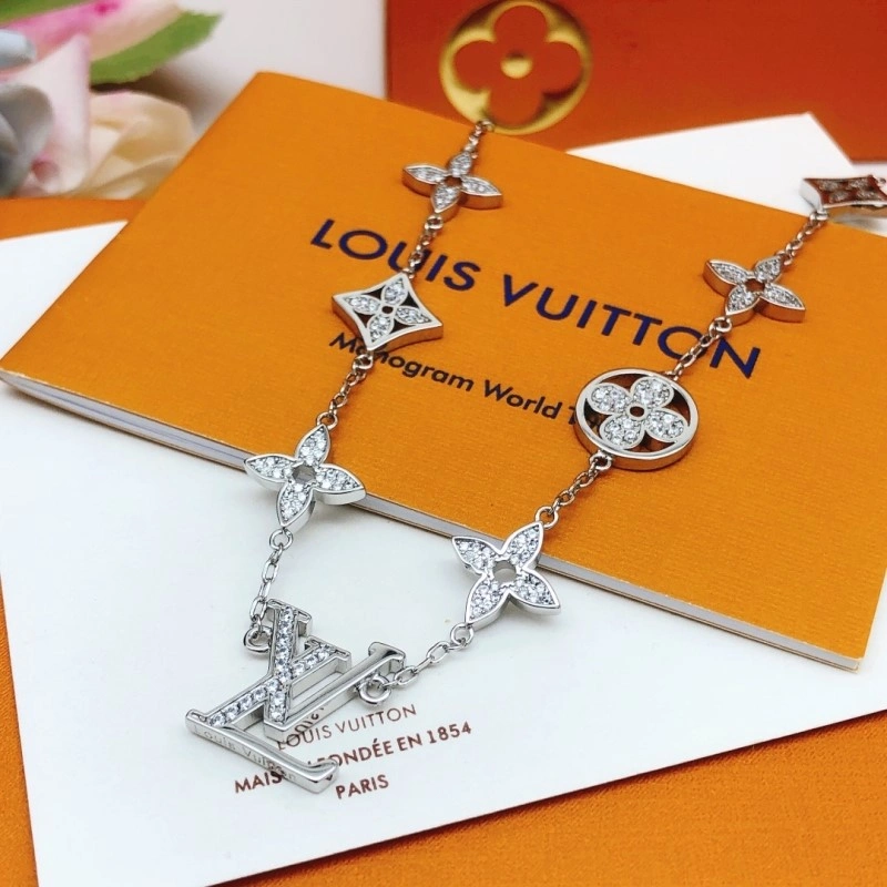 Louis Vuitton Necklaces Packable 247911