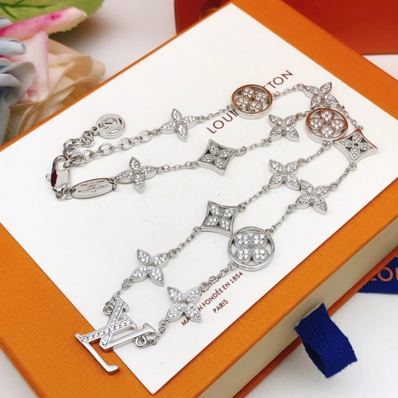Louis Vuitton Necklaces Packable 247911