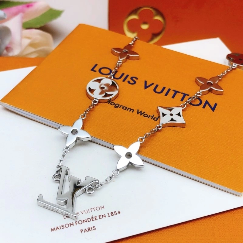 Louis Vuitton Necklaces Packable 247911