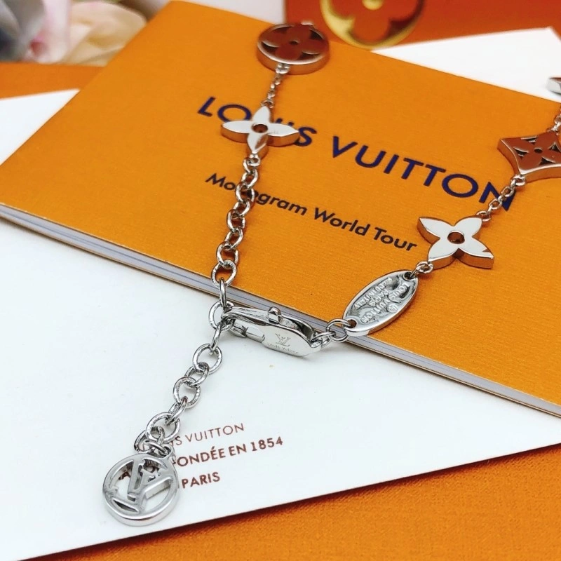 Louis Vuitton Necklaces Packable 247911