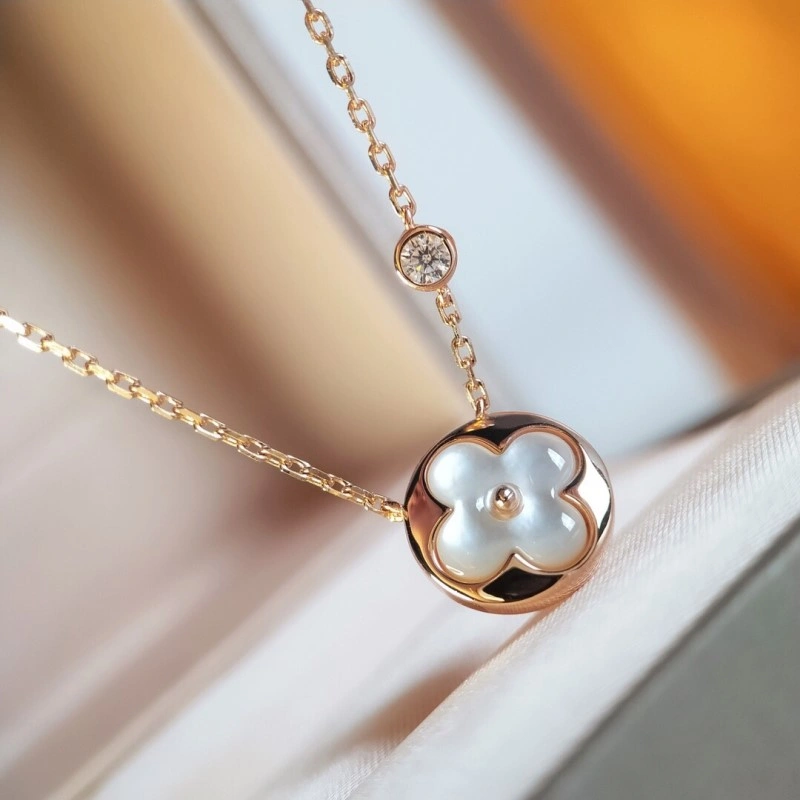 WeatherProof Louis Vuitton Necklaces 247894