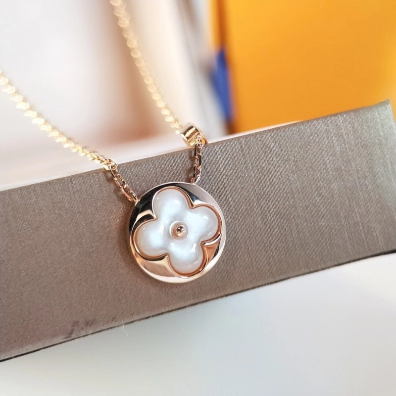 WeatherProof Louis Vuitton Necklaces 247894