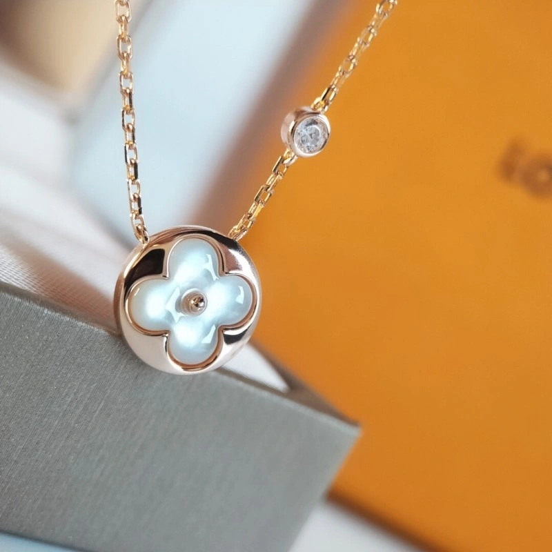 WeatherProof Louis Vuitton Necklaces 247894