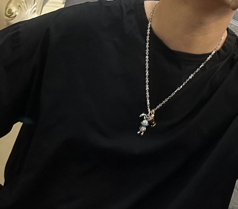 Louis Vuitton Necklaces UrbanChic 247913
