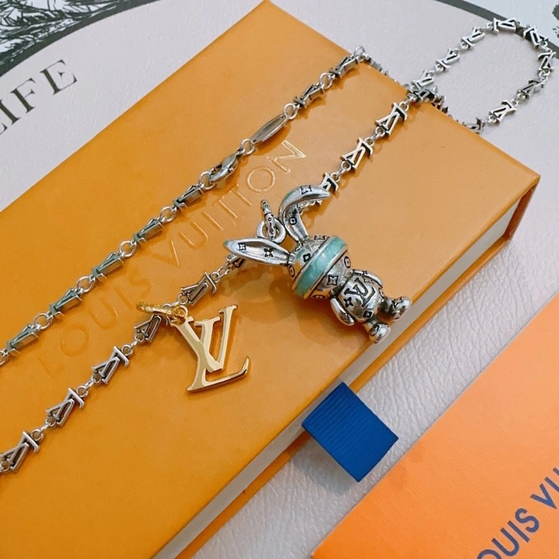 Louis Vuitton Necklaces UrbanChic 247913