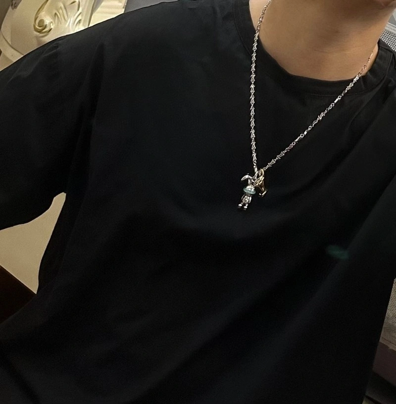 Louis Vuitton Necklaces UrbanChic 247913
